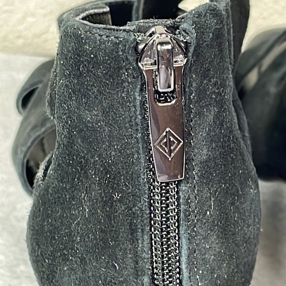 New Donald Pliner Vela Black Suede Criss Cross Strappy Sandals Low Wedge Sz 7 - Picture 7 of 12